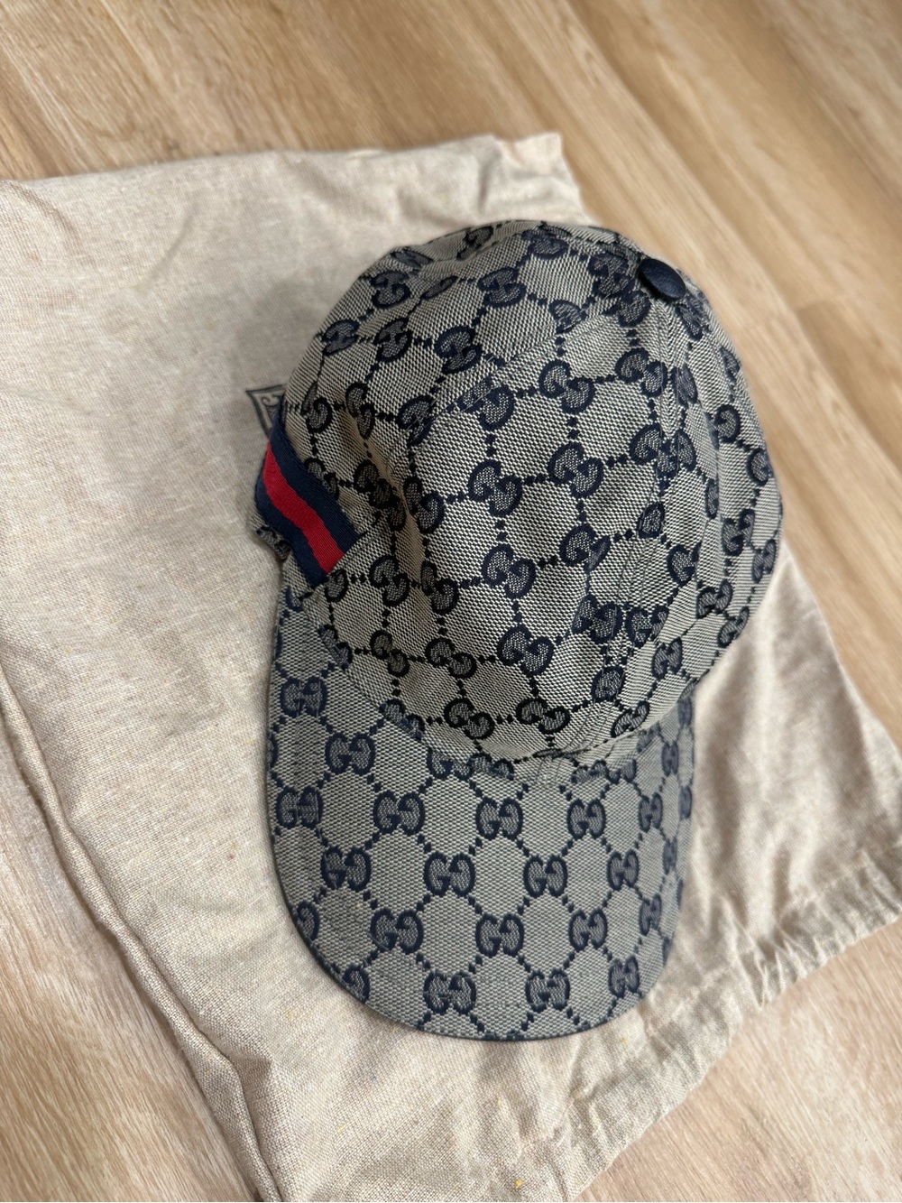 Gucci Beige Monogram Baseball Cap with Red & Navy Web - Picture 2 of 10